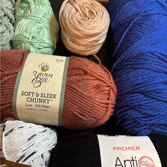 Yarn Collection with Assorted Colors - Picture 3 of 7